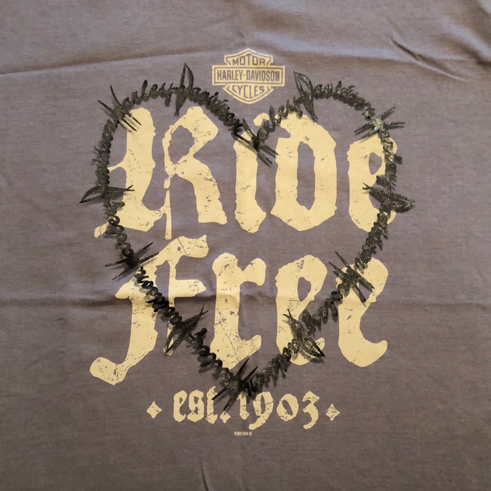 HD gray T-shirt from Red Rock HD